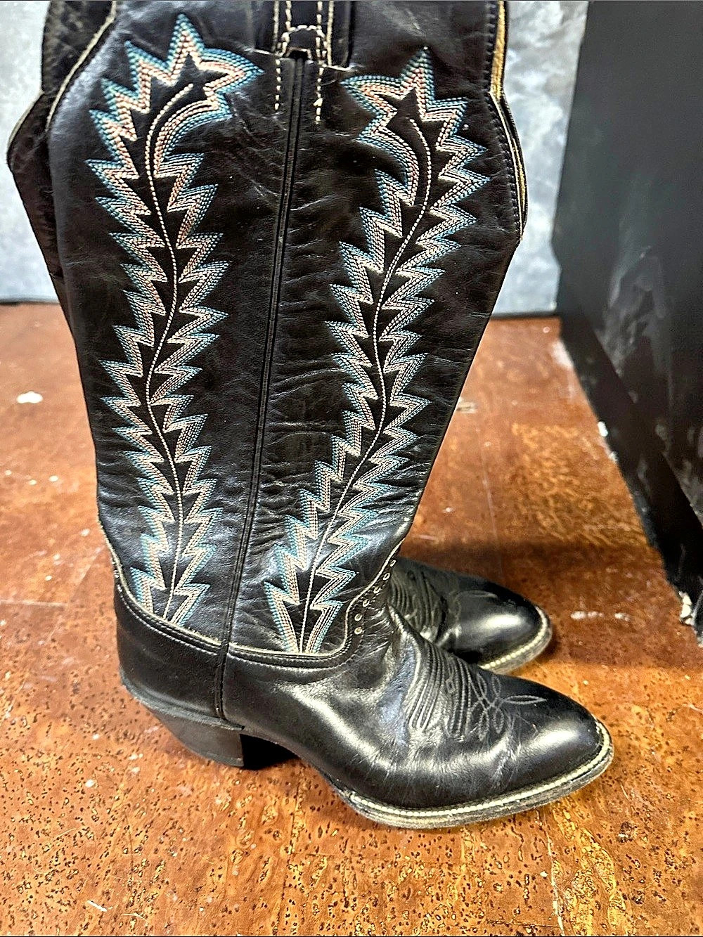 Corral Western Embroidered Leather Boots US 7-8